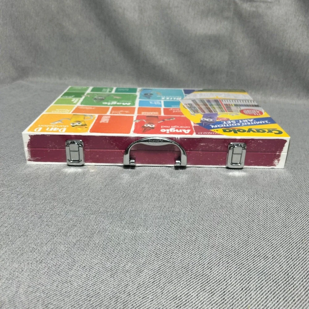 Crayola Limited Edition Art Set 115 Pieces 8 Retired Colors Case Gift‎ Pack
